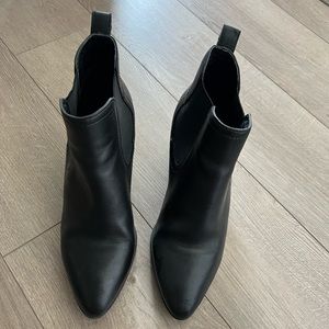 Steve Madden heeled Chelsea boots
